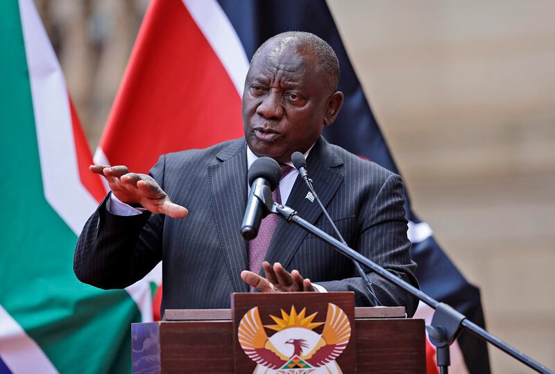 南非总统拉马福萨(Cyril Ramaphosa)应和普京，将战争归咎于北约扩张。（美联社图片）