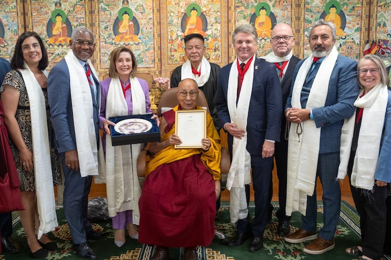 ཨ་རིའི་གྲོས་ཚོཊ་ཀྱི་ཆེས་མཐོའི་སྐུ་ཚབ་ཚོཊ་ཆུང་གིས་བོད་རྒྱའི་རྩོད་རྙོག་སེལ་བར་སྐུལ་འདེད་གཏོང་བའི་ཁྲིམས་ཡིག་གཏན་འབེབས་བྱུང་པ་དེ་འབུལ་ལམ་ཞུས། ༢༠༢༤།༦།༡༩