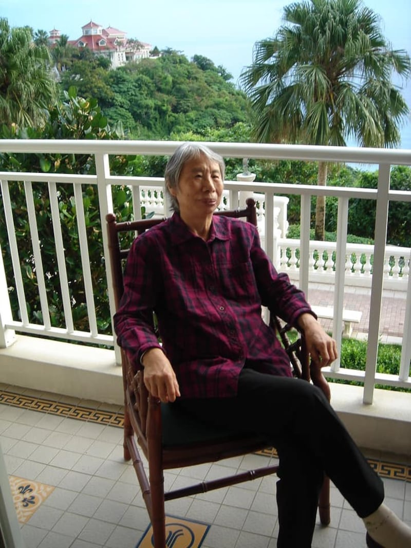六四學運領袖王丹發訃告稱,母親王凌雲因突發腦出血,經搶救無效,周二(28日)在醫院離世,享年86歲。(取自王丹社交媒體貼文)