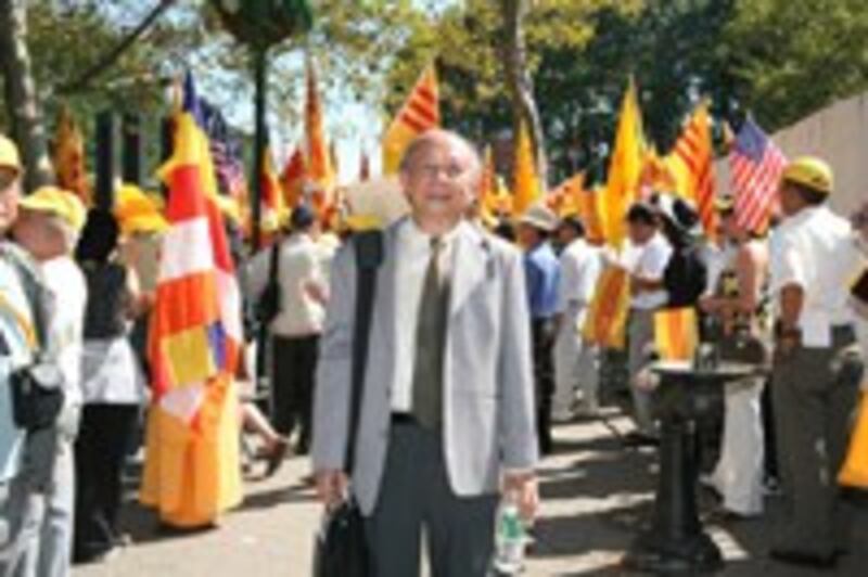 NguyenTanDungUnProtest200.jpg