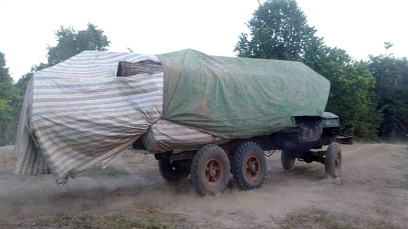Sev_Gek_logging_Truck_Sre_Pok_river_100222_2.jpg