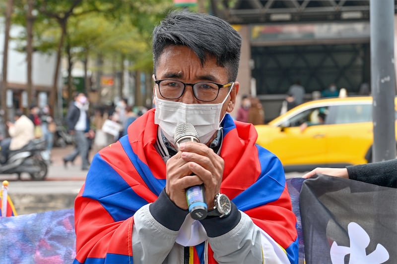 2022年2月16日,西藏台灣人權連線理事長札西慈仁:看看西藏和香港就知道,中共說的做的完全不一樣。(鍾廣政 攝)