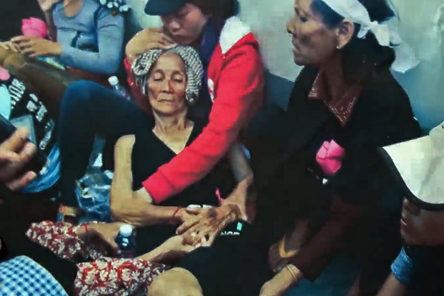 Land rights activist Nget Khun has been wounded while protesting to gain the release of her jailed daughter.