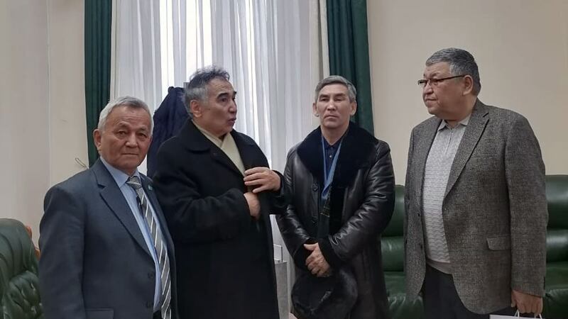 قازاقىستان يازغۇچىلىرىغا مۇكاپات تاپشۇرۇش مۇراسىمىدىن كۆرۈنۈش. 2025-يىلى يانۋار، ئالمۇتا