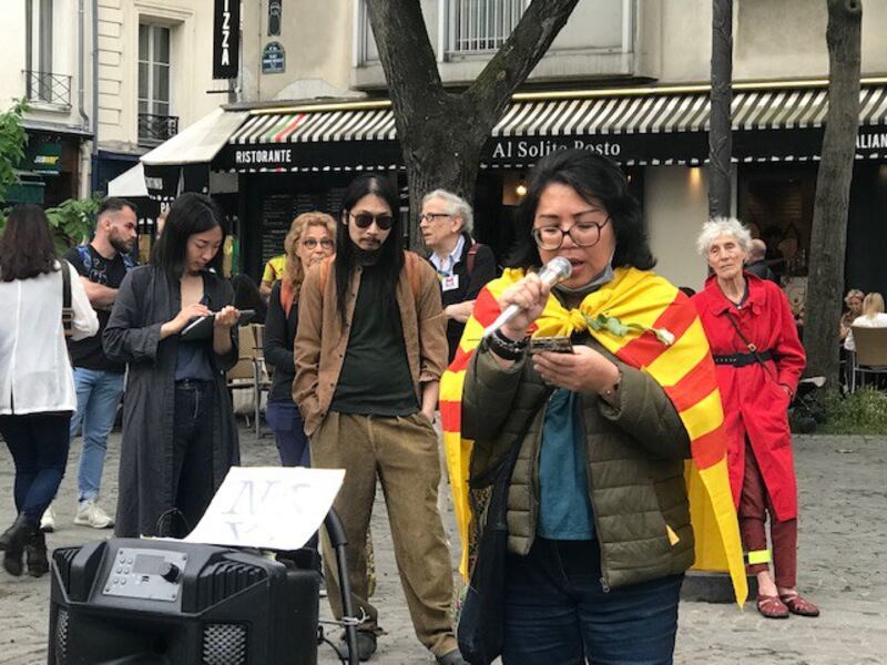 十多个人权组织与非政府组织6月3日在巴黎市中心的蓬皮杜文化中心旁的广场上,举办悼念六四受难者活动。(蔡凌拍攝)