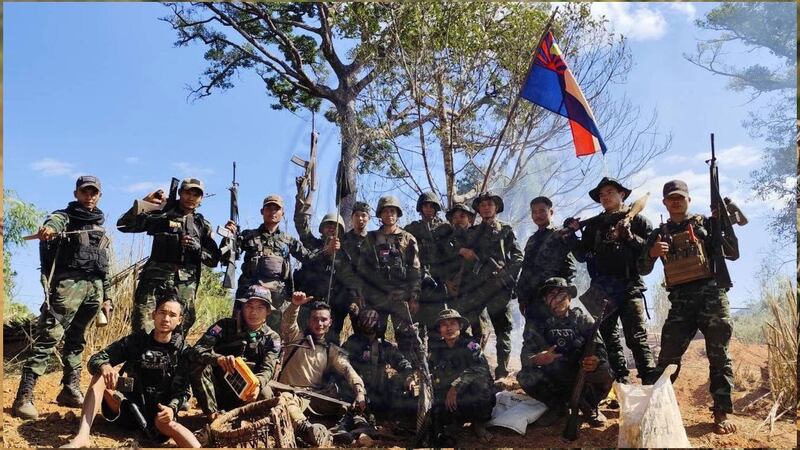 ပဲခူးတိုင်း၊ ညောင်လေးပင်ခရိုင်၊ ကျောက်ကြီးမြို့နယ် ခူသေစိုးတပ်စခန်းကို သိမ်းပိုက်ပြီးနောက် ပူးပေါင်းတပ်ဖွဲ့ဝင်များအား ၂ဝ၂၅ ခုနှစ် ဇန်နဝါရီလ ၉ ရက်နေ့က ကရင်အမျိုးသားအစည်းအရုံး (KNU) က ထုတ်ပြန်ထားစဉ်။ (Karen National Union Photo)