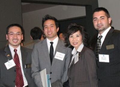 Thành viên của phòng thương mại Mỹ Việt Sacramento.
