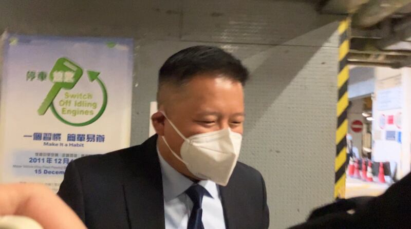 法官關注警方當時是否有部署及如何自保，以及是否感驚慌，警員李伯豪直言「有少少（驚）」。（吳婷康攝）