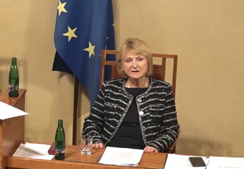 ཕྱི་ཟླ་ ༣ ཚེས་ ༢༥ ཉིན་བོད་དོན་གྲོས་ཆོད་ཀྱི་གྲོས་འཆར་འདོན་མཁན་ཅེག་གྲོས་ཚོགས་གོང་མའི་ཚོགས་གཞོན་ (Jitka Seitlova) ལགས།