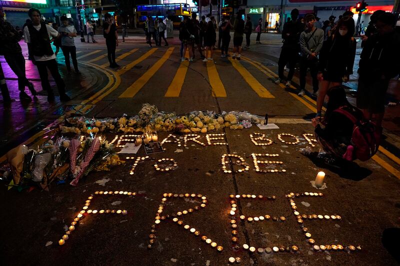 2019年11月8日，香港的一些抗议者在街头抗议。（美联社）