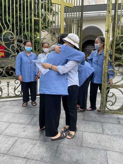 Những tình nguyện viên là người theo tôn giáo tham gia chống dịch ở TPHCM. Hình: MTTQVN