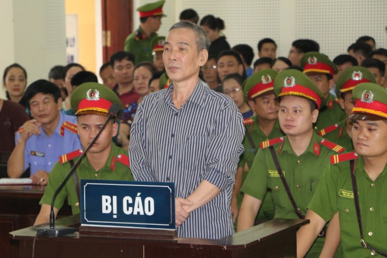 Tù nhân chính trị Lê Đình Lượng bị biệt giam vì phản đối trại giam vi phạm quy định