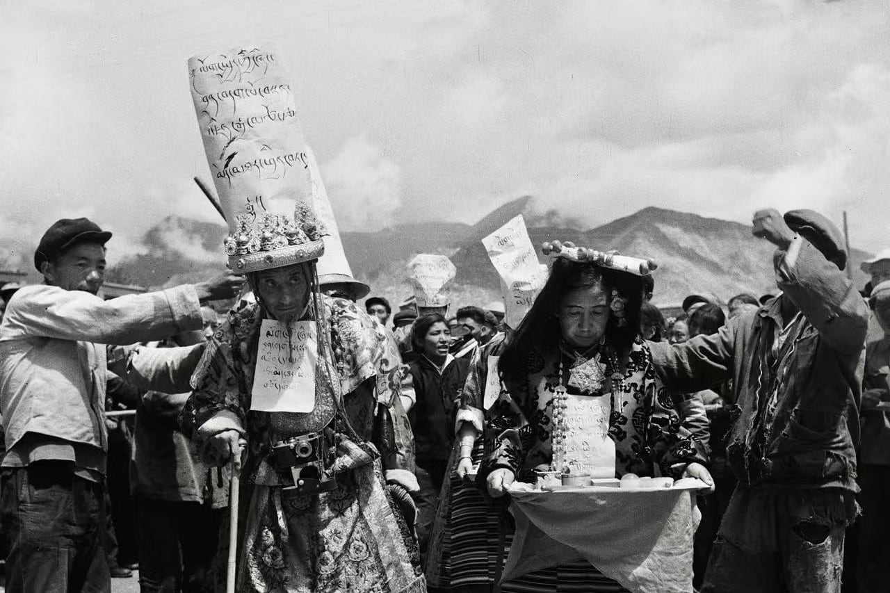 这些游斗“牛鬼蛇神”的“翻身农奴”实则各怀心思,也各有其不同的命运。