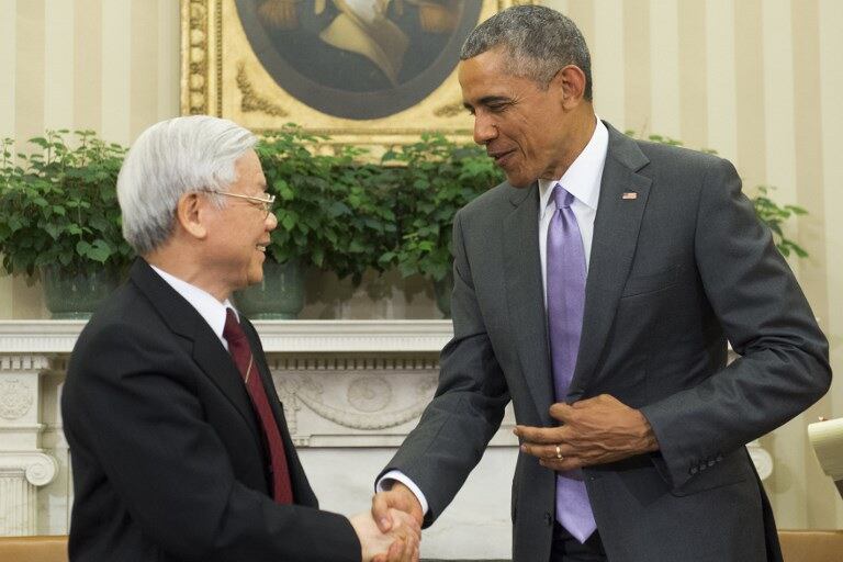 TBT Nguyễn Phú Trọng gặp cựu TT Hoa Kỳ Barack Obama trong chuyến viếng thăm Nhà Trằng năm 2015.