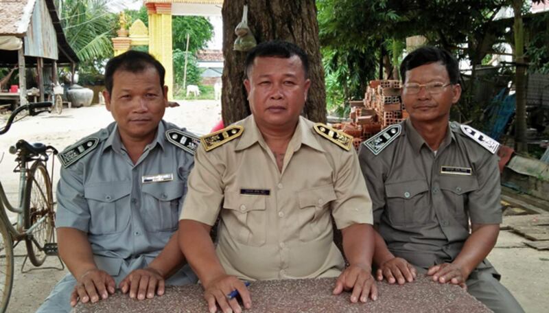 អតីត​មេឃុំ​មេព្រីង គណបក្ស​សង្គ្រោះជាតិ លោក ស៊ន រដ្ឋា (រូប​កណ្ដាល) កាល​នៅ​កាន់​ដំណែង ពី​ខែ​តុលា ឆ្នាំ​២០១៧។ 