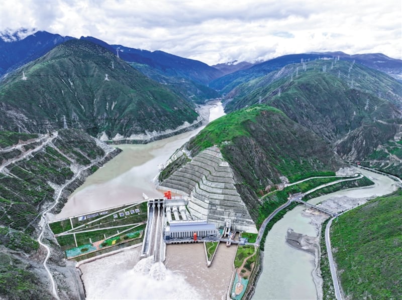 རི་ཉིལ་སའི་ཁམས་འབའ་ཐང་རྫོང་གི་ཆུ་རགས།