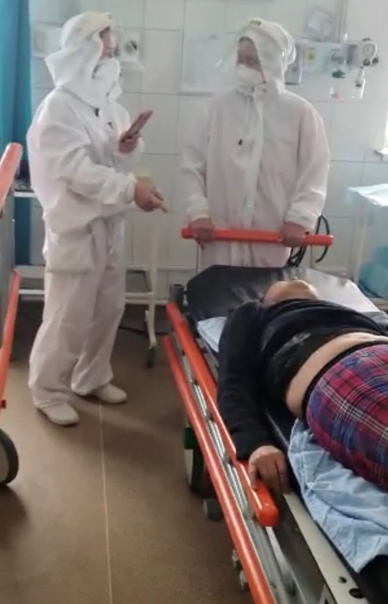 新疆逃亡者喀衣夏.阿汗兩度送醫院急救。(志願者提供)