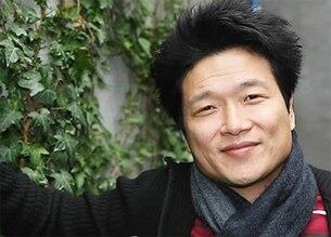 가수 안치환.