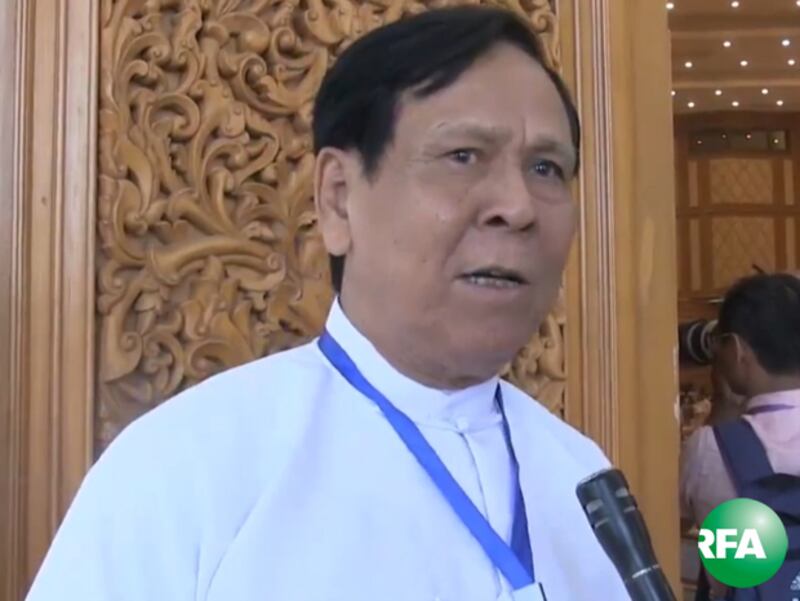 အမျိုးသားလွှတ်တော်ကိုယ်စားလှယ် ဦးအေးသာအောင် ကို တွေ့ရစဉ်