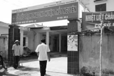 Một bệnh nhân HIV đến cơ sở điều trị Methadone ở huyện Thủy Nguyên, Hải Phòng. Photo courtesy of unaids.org.vn 