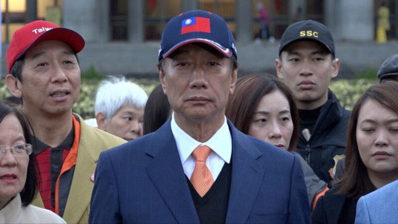 鸿海集团董事长郭台铭回应《反渗透法》。(记者 陈明忠摄)