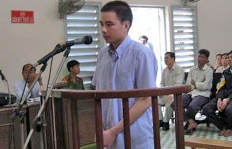 Anh Hồ Duy Hải trong phiên xử sơ thẩm tại TAND tỉnh Long An năm 2008- Ảnh TL