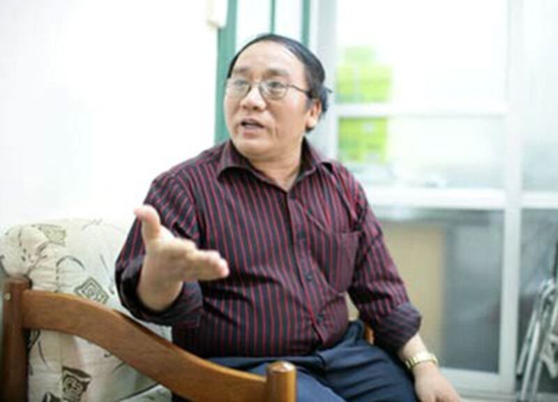 Nhà thơ Trần Đăng Khoa xuất hiện trong một loạt các bài báo, quảng cáo phương pháp giảm cân (doisongphapluat.com)