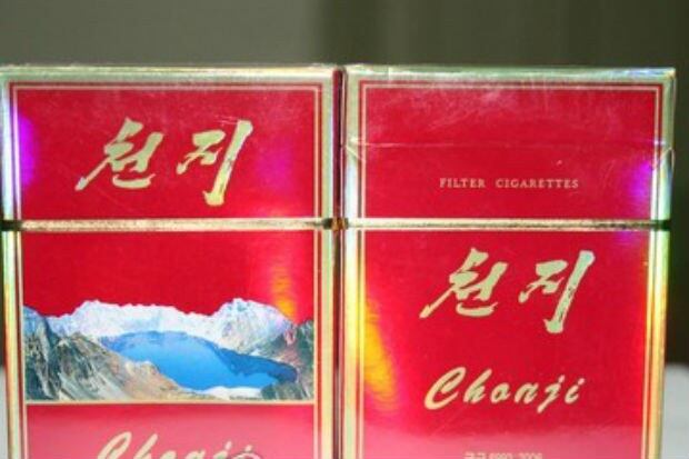 북한의 내고향담배공장에서 생산하고 있는 '천지(天池)' 담배.