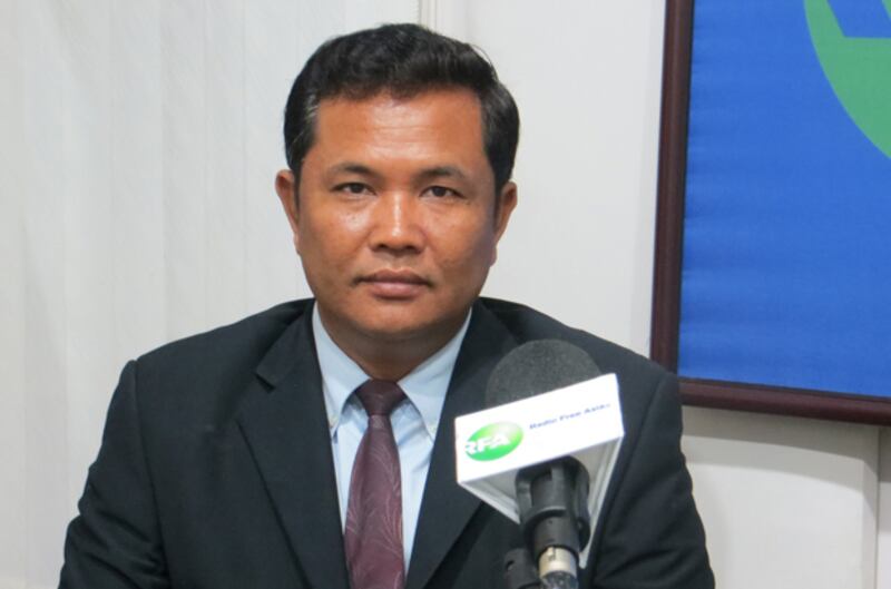 អនុប្រធាន​សមាគម​ជាតិ​ក្រុមប្រឹក្សា​រាជធានី​ខេត្ត និង​ជា​សមាជិក​ក្រុមប្រឹក្សា​រាជធានី​ភ្នំពេញ មក​ពី​គណបក្ស​សង្គ្រោះ​ជាតិ លោក ម៉ន ផល្លា ក្នុង​កិច្ច​ពិភាក្សា​តុ​មូល​របស់​វិទ្យុ​អាស៊ីសេរី កាល​ពី​យប់​ថ្ងៃ​ទី​១០ ខែ​ឧសភា ឆ្នាំ​២០១៤។