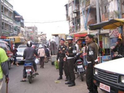 Kiểm soát an ninh trên đường phố Campuchia. Ảnh minh họa, RFA