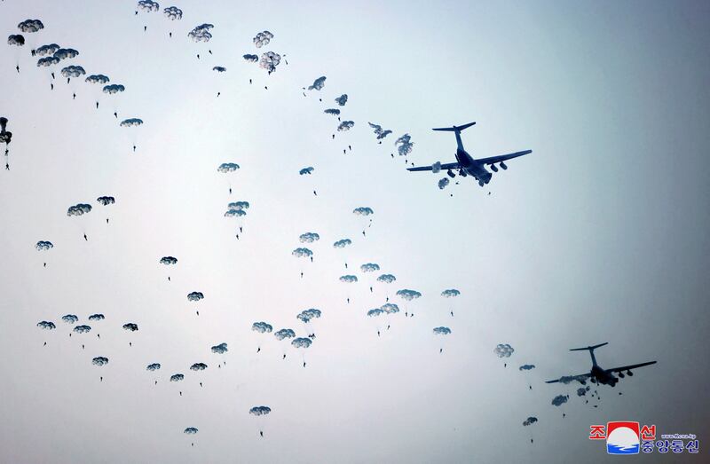 (사진)로이터 2024-03-16T014532Z_144399898_RC2PM6AFK36H_RTRMADP_3_NORTHKOREA-MILITARY.JPG