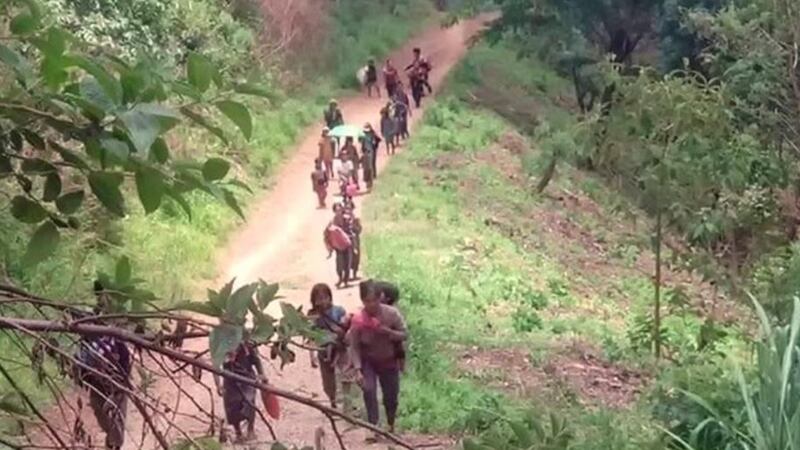 mindat-refugees-flee.jpg