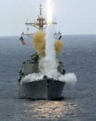 Khu trục hạm USS John S. McCain thực tập phóng hỏa tiễn