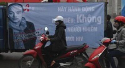 Chiến dịch tuyên truyền phòng chống lan truyền HIV tổ chức tại Hà Nội hôm 01/12/2012. AFP photo