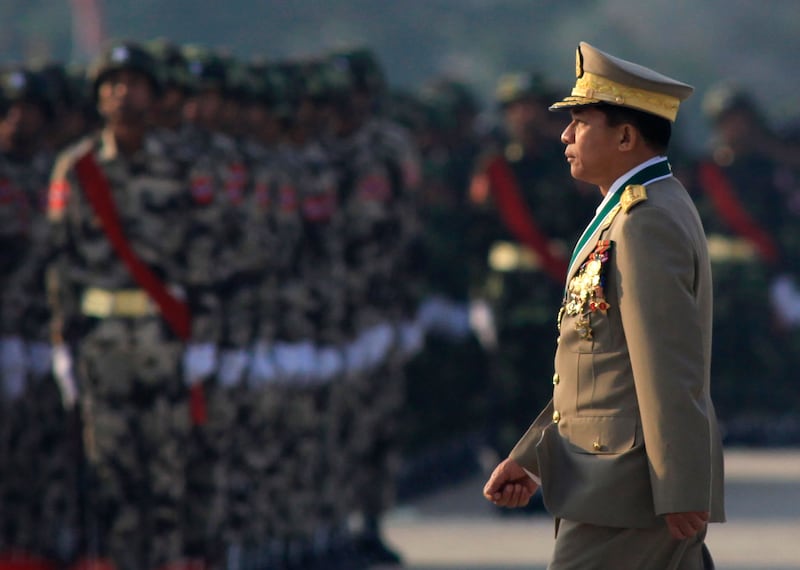 ၂ဝ၁၂ ခုနှစ် မတ်လ ၂၇ ရက်နေ့က နေပြည်တော်တွင် ကျင်းပသည့် ၆၇ နှစ်မြောက် တပ်မတော်နေ့အခမ်းအနား တက်ရောက်လာသည့် ဗိုလ်ချုပ်မှူးကြီး မင်းအောင်လှိုင်။ (Photo: Reuters)