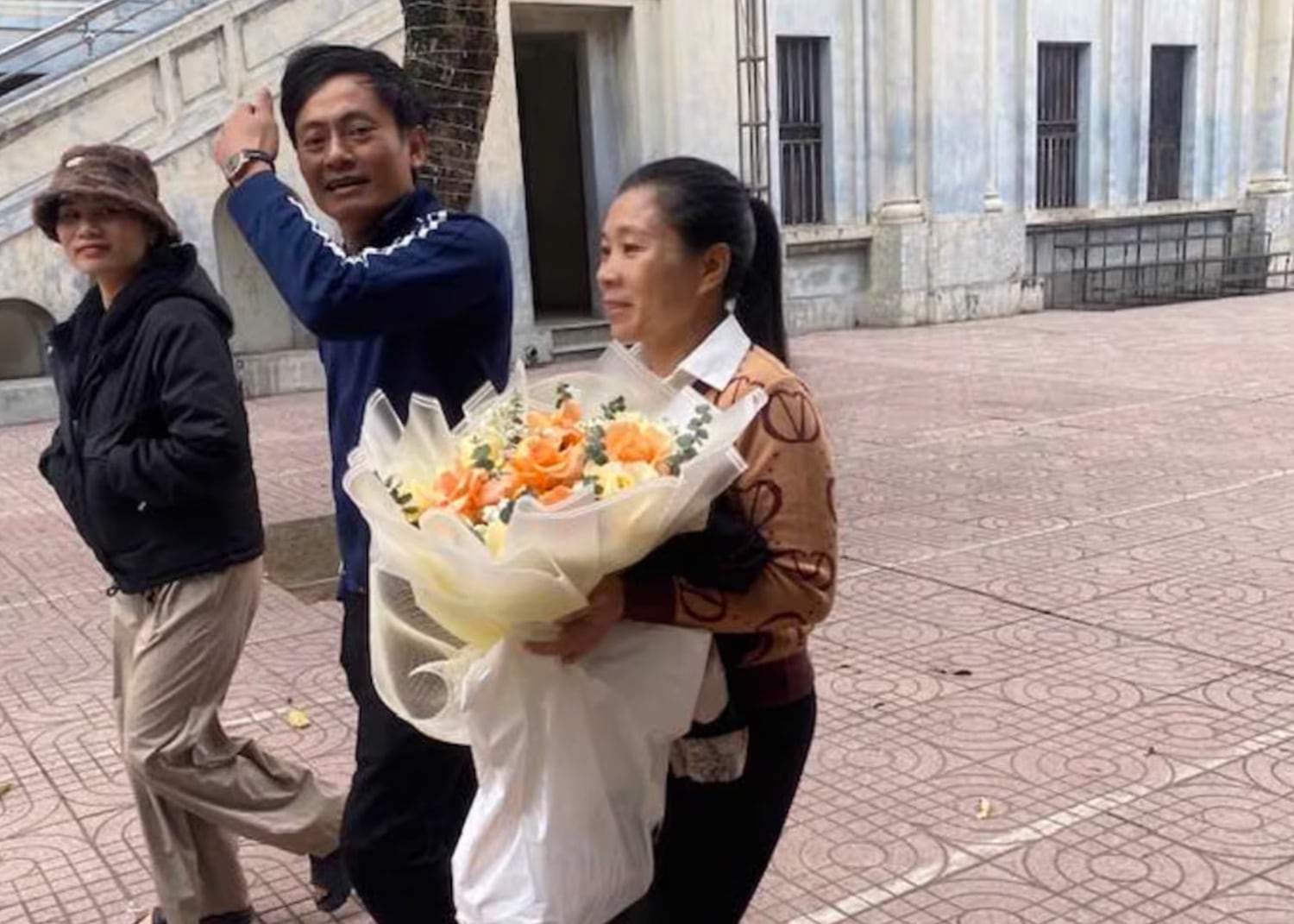 Vietnamese toxic spill protester freed early from  prison