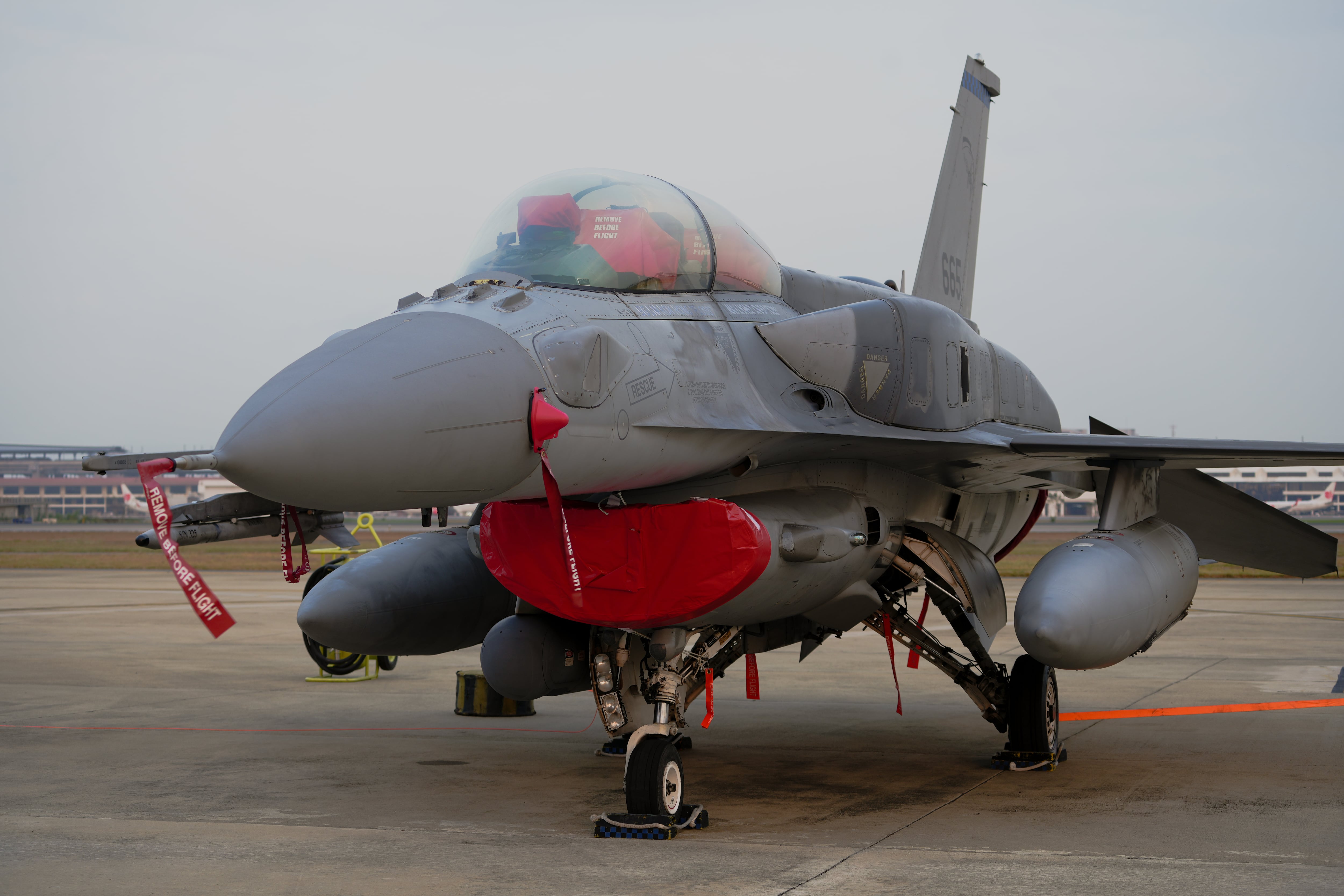Vietnam agrees to buy US F-16 fighters, defense website says