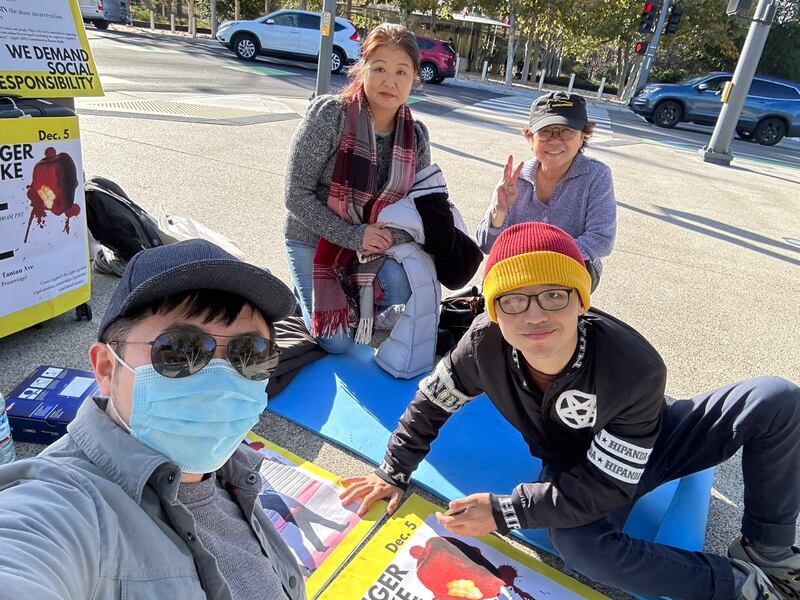 王涵和VK對蘋果的抗議行動得到很多網友的聲援。 (王涵提供)