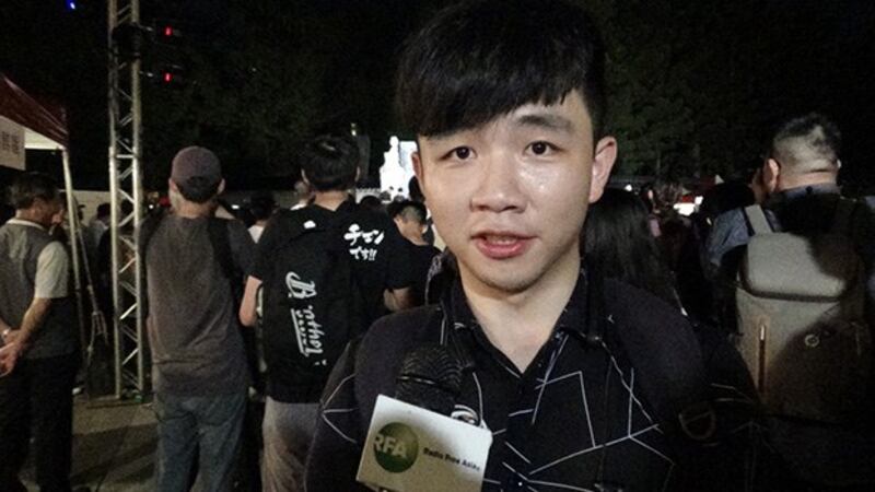 以真实姓名反对习近平的中国大陆学生李家宝（记者夏小华摄）