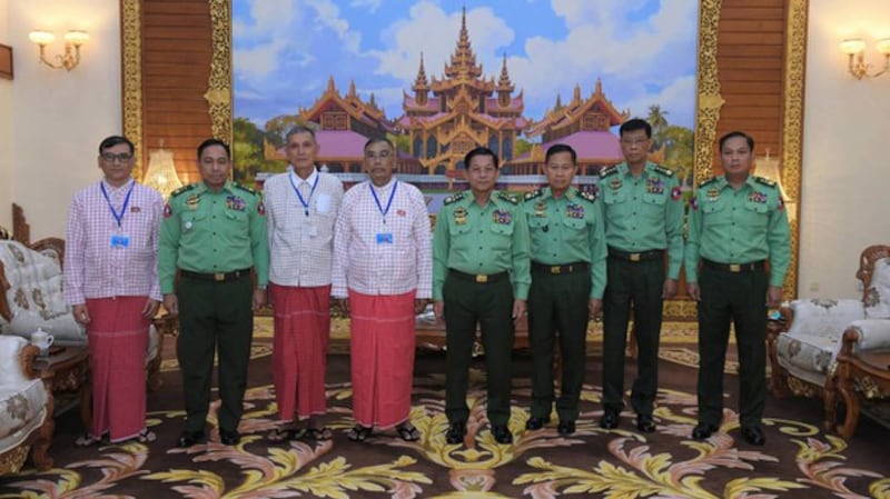 mon-party-military