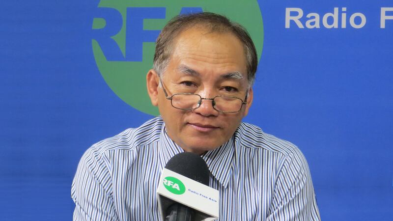 Sok_Sam_Oeun_Call_Show_021017_RFA.jpg