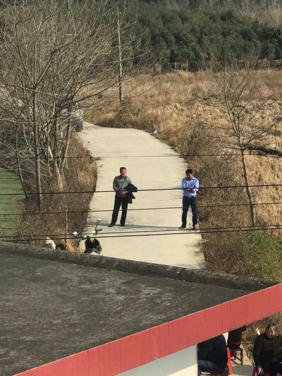 江天勇目前被國保軟禁在河南父母家中，沒有行動自由，在他外出時，盯梢看守如影隨行。（金變玲提供）