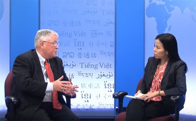 GS Carl Thayer trong một lần đến thăm và trả lời phỏng vấn RFA trước đây.