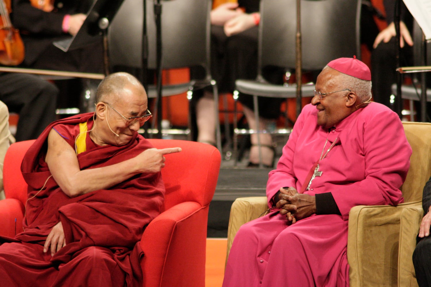 ཆོས་དཔོན་ཊུ་ཊུའི་ཐེབས་རྩའི་འགན་འཛིན་གྱིས་༧གོང་ས་༧སྐྱབས་མགོན་ཆེན་པོའི་མཇལ་ཁ་ཞུས་པ།