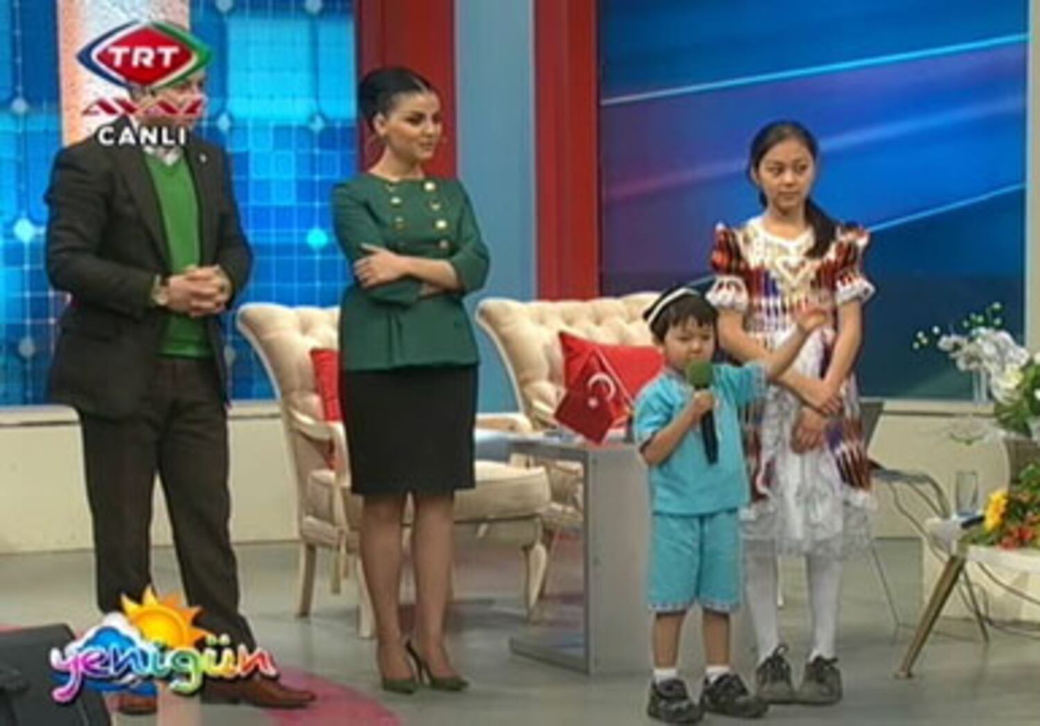 مۇجاھىد قەشقەرلى ت ر ت ئاۋازى تېلېۋىزىيىسىدە. 2012-يىلى مارت، تۈركىيە.