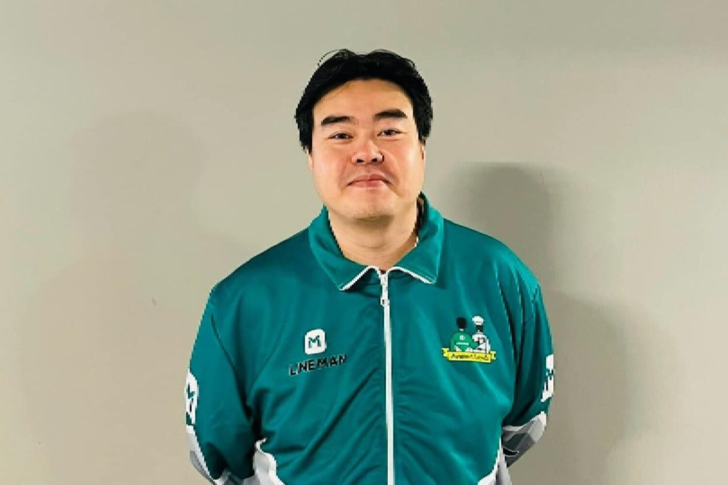 ប្រធានក្រុមហ៊ុន ម៉ារី ថាមគ្រុប (Maritime Group) និងជាអ្នកជំនួញលើវិស័យអចលនទ្រព្យ និងធនាគារ លោក លោក ហេង សិទ្ធី។