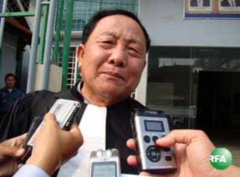 មេធាវី ការ សាវុត្ថ ៣០៥