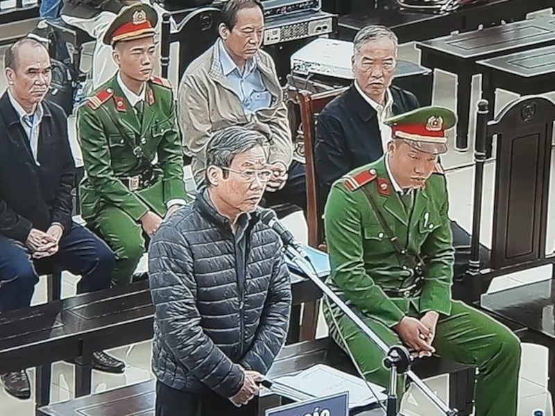 Hình minh họa. Cựu Bộ trưởng Thông tin và Truyền thông Nguyễn Bắc Son bị xét xử vì tội nhận hối lộ trước tòa tại Hà Nội năm 2019