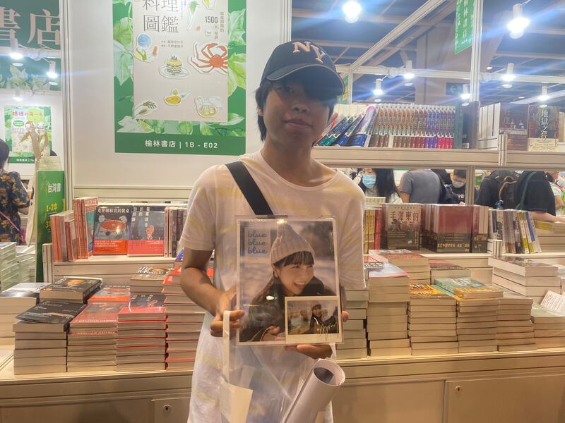 兩年前舉家移英的Matthew,特意來書展支持本土獨立出版。(張仕仁攝)