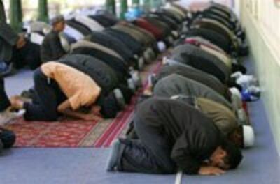 xinjiang-pray-200.jpg